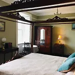 Bed & Breakfast Lissanisky House 4*