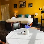 Lissanisky House Bed & Breakfast 4*