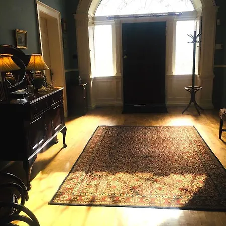 Bed & Breakfast Lissanisky House 4*